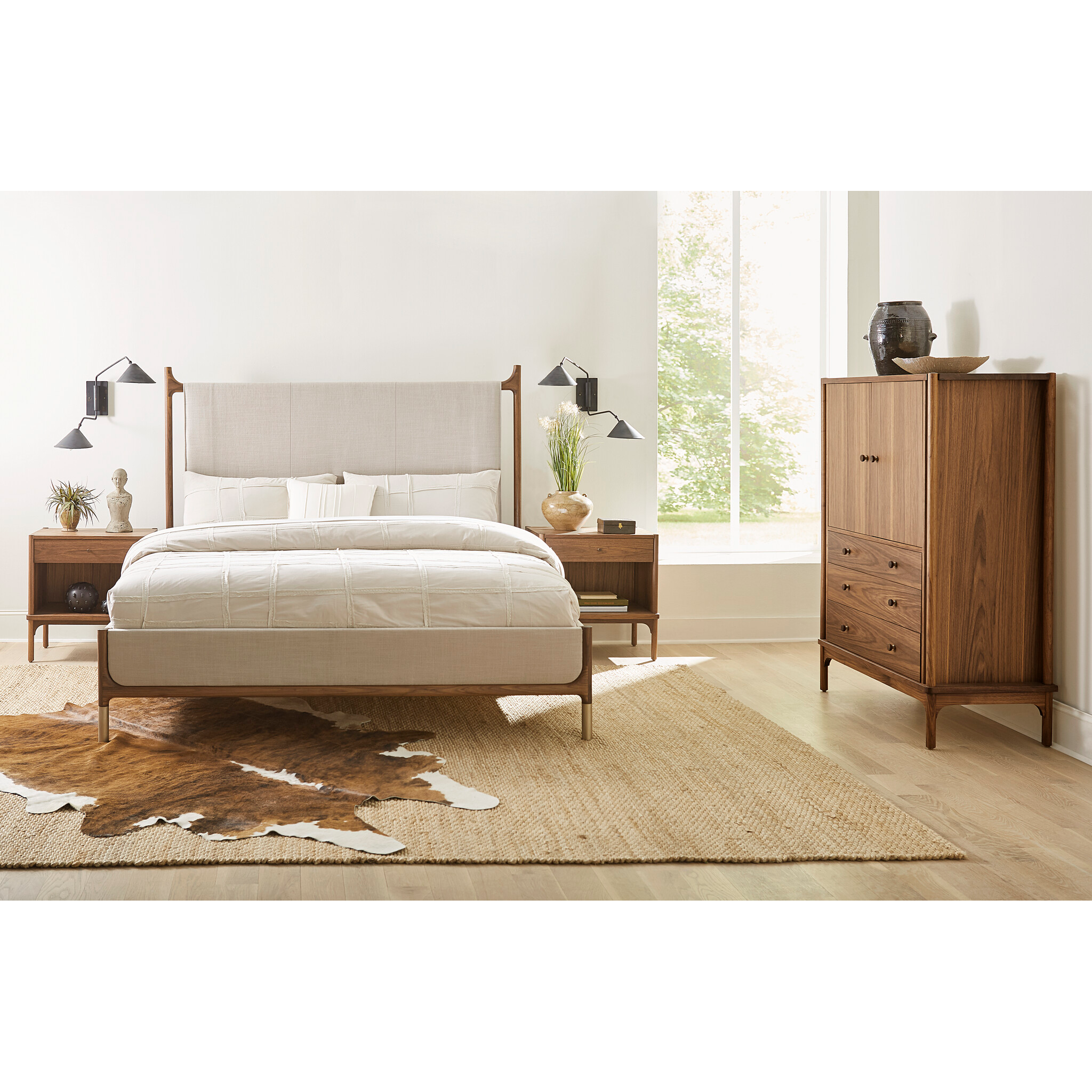 Walnut Grove Upholstered Bed